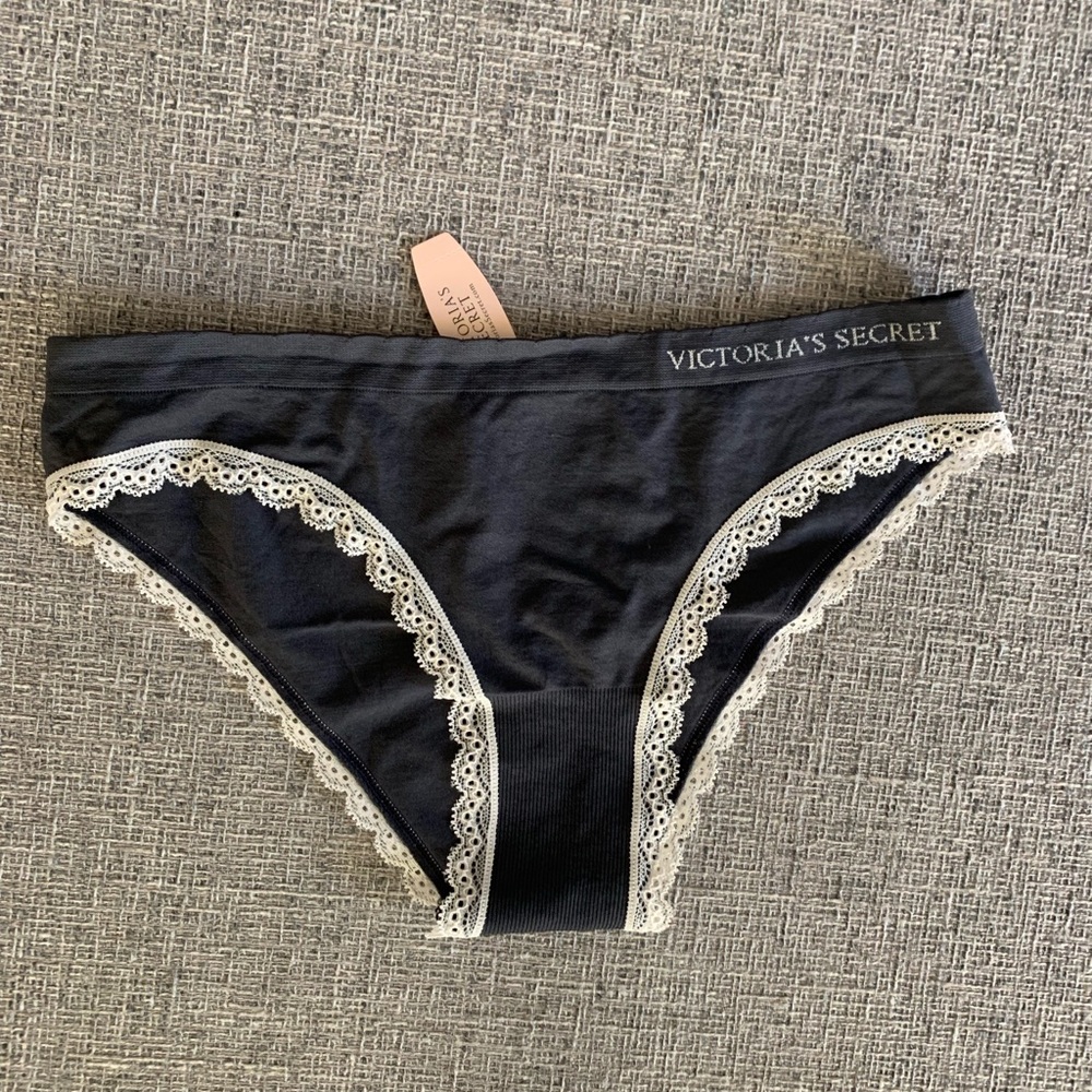 NWT Victoria Secret BODY Cheekini with lace edging